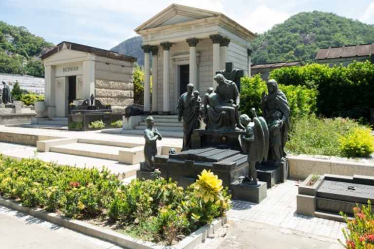 Rio Pax, concessionária oficial responsável pela gestão e conservação dos cemitérios públicos municipais do Rio de Janeiro, oferecendo serviços funerários completos com qualidade, transparência e preços regulamentados pela Prefeitura do Rio de Janeiro.
